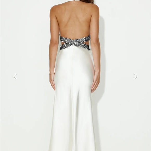 Hello Molly White Backless Dress with Black Lace - Picture 2 of 4